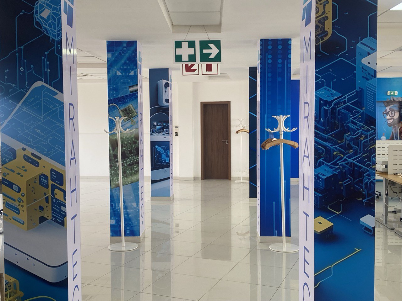 Accueil des bureaux Mirahtec à Dakar